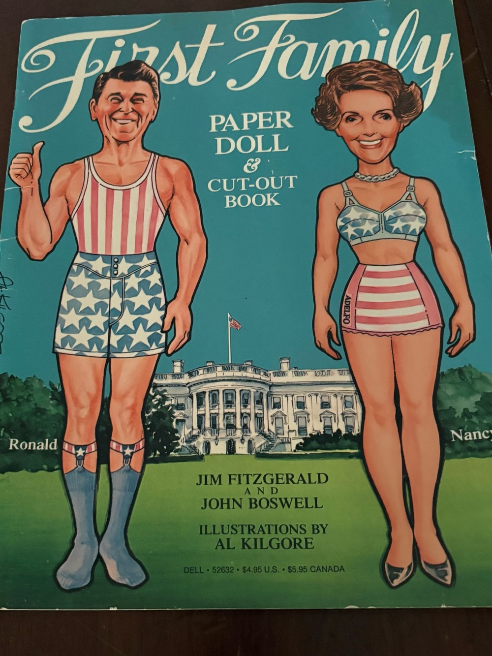 Vintage 1981 First Family Paper Doll
Book Uncut Pristine Condition